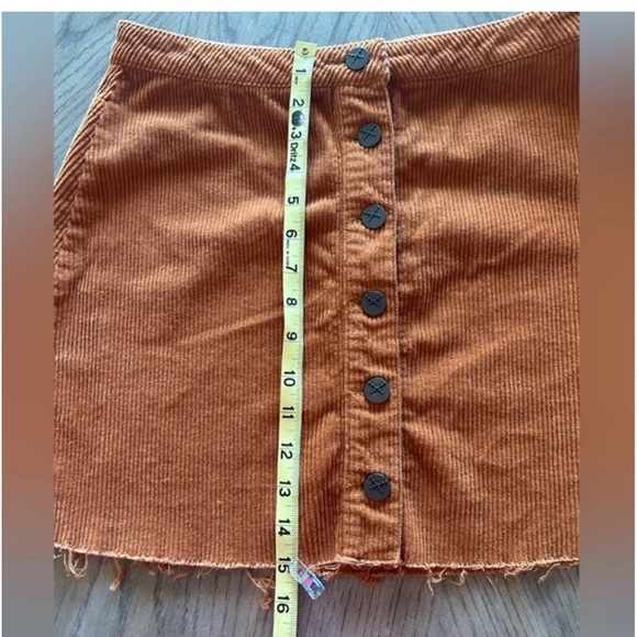 Burnt orange corduroy button skirt size M - Picture 5 of 6